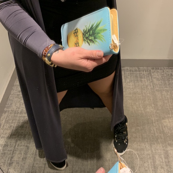 Pineapple Wallet - Picture 13 of 13